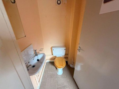 Terraced house to rent - Photo 5