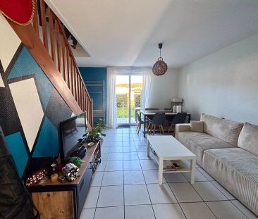 À louer , Charmante maison de ville avec extérieur et stationnement - Photo 3