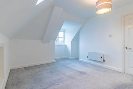 2 bed Flat for rent - Photo 2