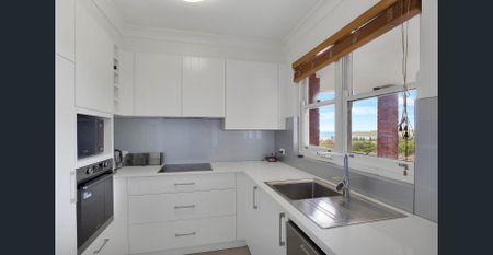 Fully Furnished Two-Bedroom Apartment with Ocean Views - Photo 3