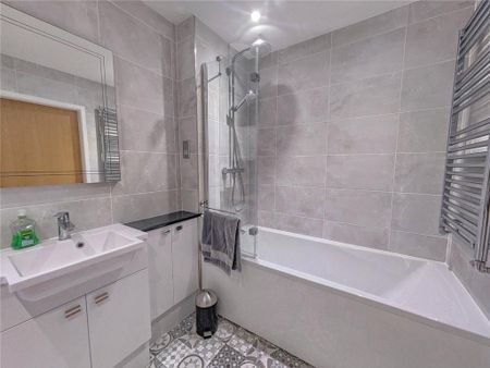 2 bedroom flat to rent - Photo 5