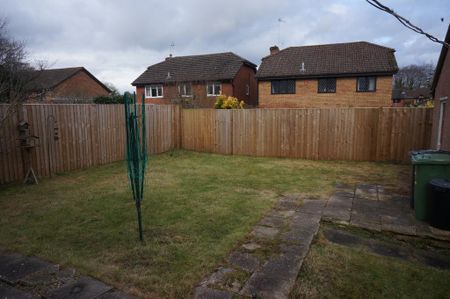 3 bedroom detached house to rent - Photo 4