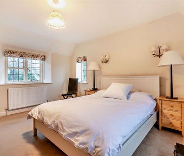 Rosemary`s Cottage, Church Row, Childrey - Photo 4