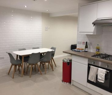 8 bedroom house to rent - Photo 4