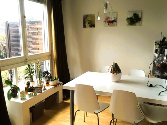 Charmante 2.5-Zimmer-Wohnung mit Sitzplatz in Zürich Hottingen - Photo 1