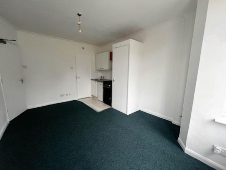 Studio to rent - Photo 3