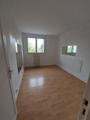 Location Appartement 3 pièces 64m² ST MAUR DES FOSSES 94100 - Photo 1