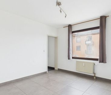 Appartement te huur in La Louvière voor € 605 met 1 slaapkamer - Photo 6