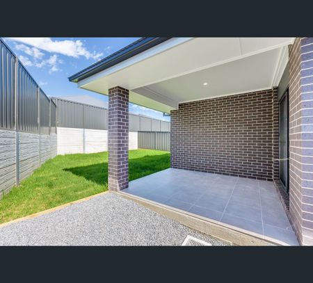 74 Hadfield Circuit, Cliftleigh, NSW 2321 - Photo 4