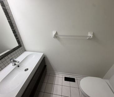 For Lease - 124 Robbinstone Drive, Toronto, Ontario - Photo 2