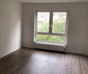 **Sehr schöne und bezugsfertige 2-Zimmerwohnung am Crönpark** - Foto 1