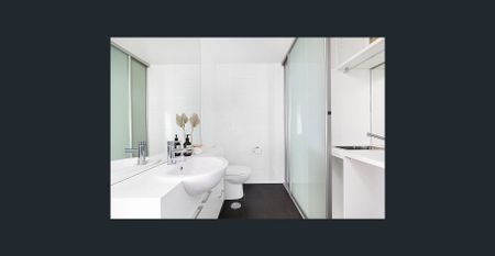 Stylish 2-Bedroom Apartment in the Heart of the City - Photo 2