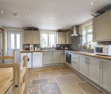 10 Highfields, Huddersfield, HD1 - Photo 2