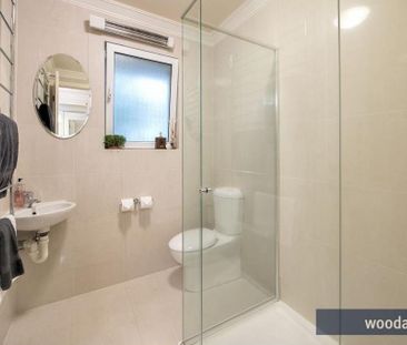 Modern Family Home - BOX HILL HIGH SCHOOL ZONE - Photo 2