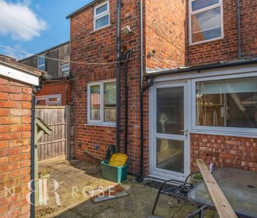 3 bedroom terraced house to rent - Photo 2