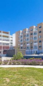 Woolworths Metro & the Light rail at your doorstep... - Photo 3