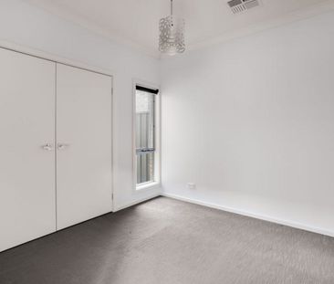 6B Kingswell Avenue, ROSTREVOR SA 5073 - Photo 4