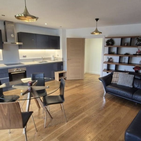 1 Bed Flat, Arrandene House, NW7 - Photo 1