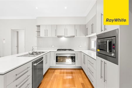 Family Residence in Convenient Location - Photo 5