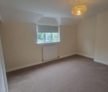 2 bedroom semi-detached house to rent - Photo 5
