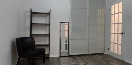 CENTRE-VILLE RÉNOVÉ ET TOUT INCLUS***DOWNTOWN ALL INCLUDED AND RENOVATED - Photo 2