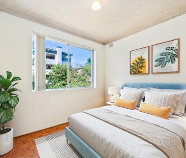 PRIME LOCATION! - Photo 3