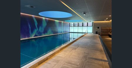 Luxury Skyline Apartment in the heart of Melbourne Aurora - Photo 2