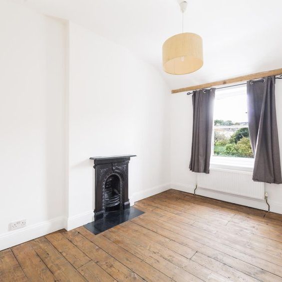 2 Bed Flat - Photo 1