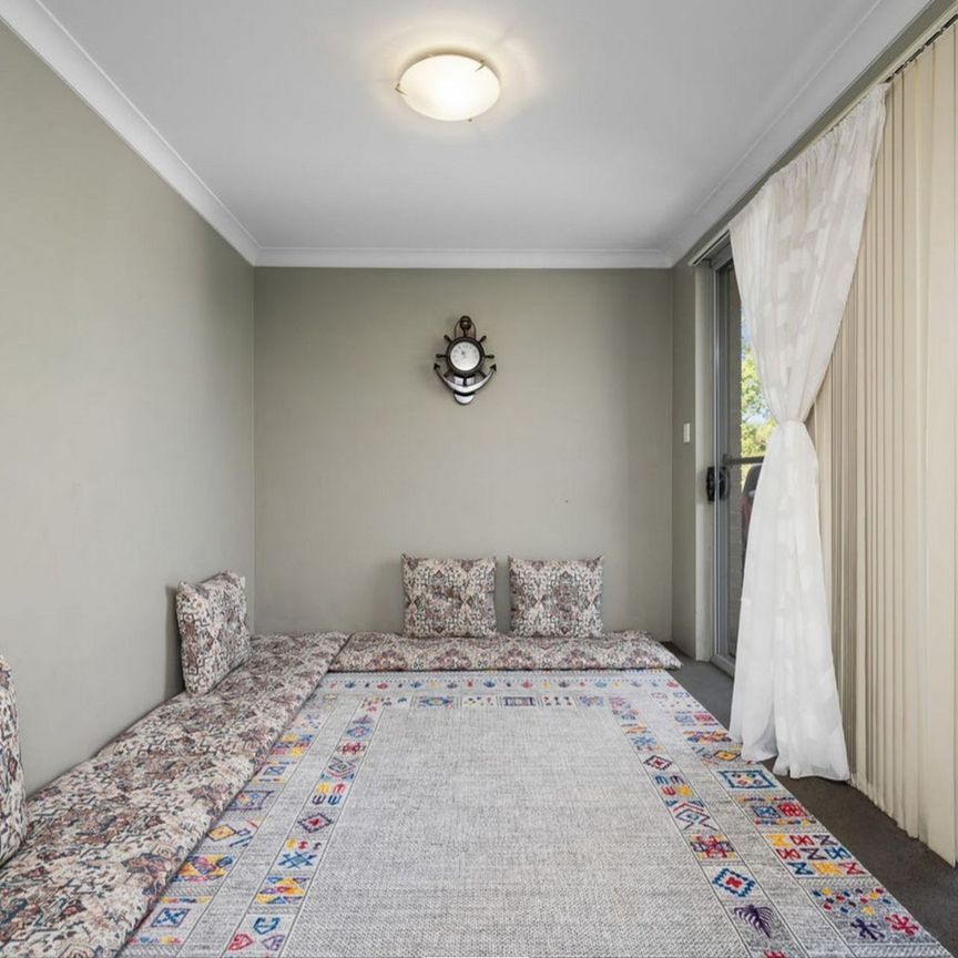 Modern Comfort & Unbeatable Convenience in a Prime Kellyville Ridge Location - Photo 1