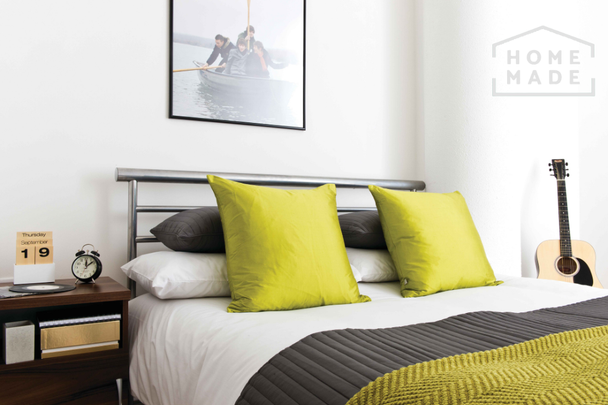 2 bedroom flat to rent - Photo 1