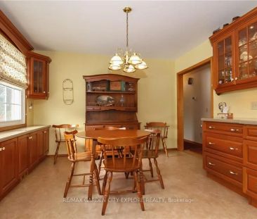 Detached Home For Lease | X8356532 - Photo 4
