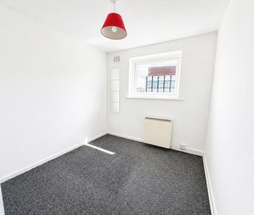 3 bedroom apartment to rent - Photo 6