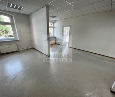 Gewerbe mit 4 Räumen, Küche und WC! Großer Parkplatz direkt am Haus! - Foto 6