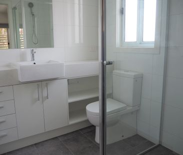 Light and Bright Unit In A Fantastic Location! - Photo 4