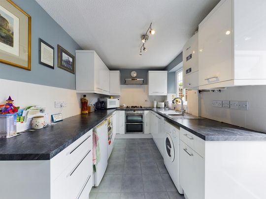 2 bedroom house to rent - Photo 1