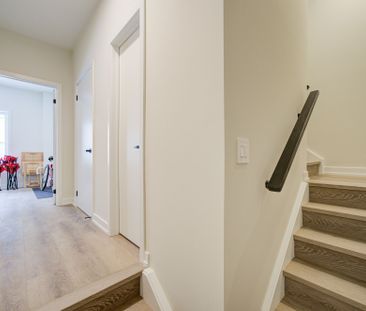 For Lease - 33 Peace Lane, Richmond Hill, Ontario - Photo 2