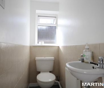 2 bedroom detached bungalow to rent - Photo 4