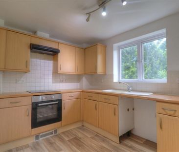 2 BED Flat To rent - Photo 5