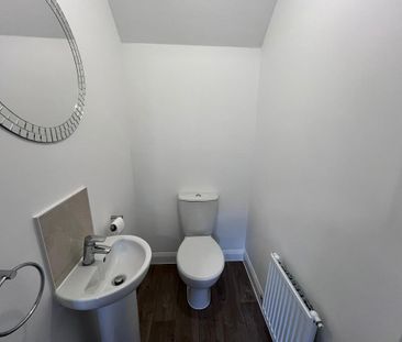 2 bedroom semi-detached house to rent - Photo 6