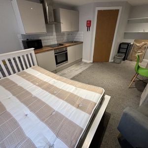 Studio to rent - Photo 2