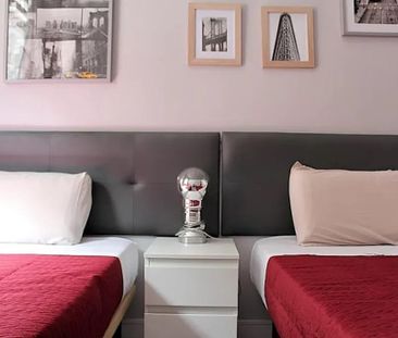 Rua de Faria Guimarães, Porto, Braga 4200-289 - Photo 4