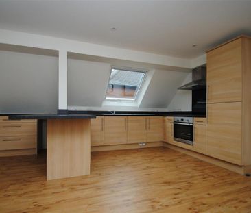 1 bedroom coach house to rent - Photo 3