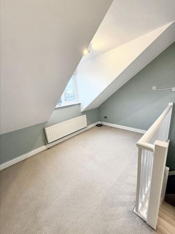 4 bedroom semi-detached house to rent - Photo 4