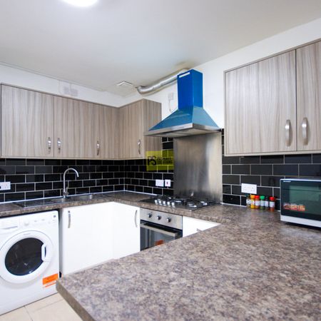 8 Dawlish Road - Photo 3