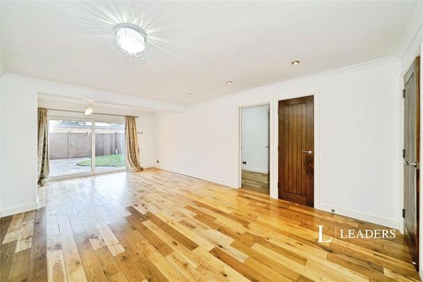 3 bedroom semi-detached house to rent - Photo 1