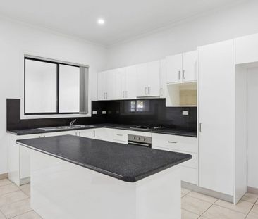 Spacious 3-Bedroom Family Home - Photo 4