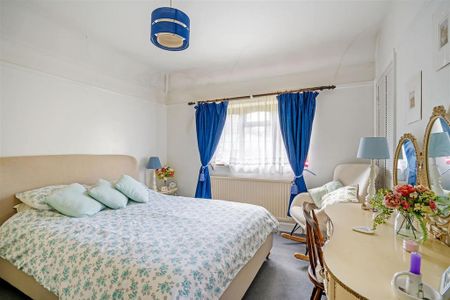 4 bedroom detached house to rent - Photo 2