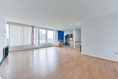 Hopton Road, Woolwich, SE18 - Photo 2