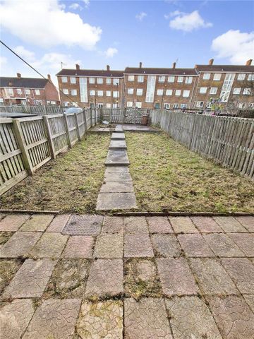 2 bedroom terraced house to rent - Photo 2