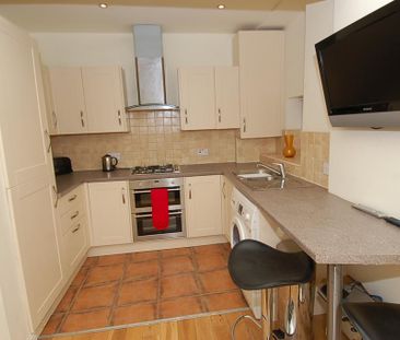 2 bedroom flat to rent - Photo 5